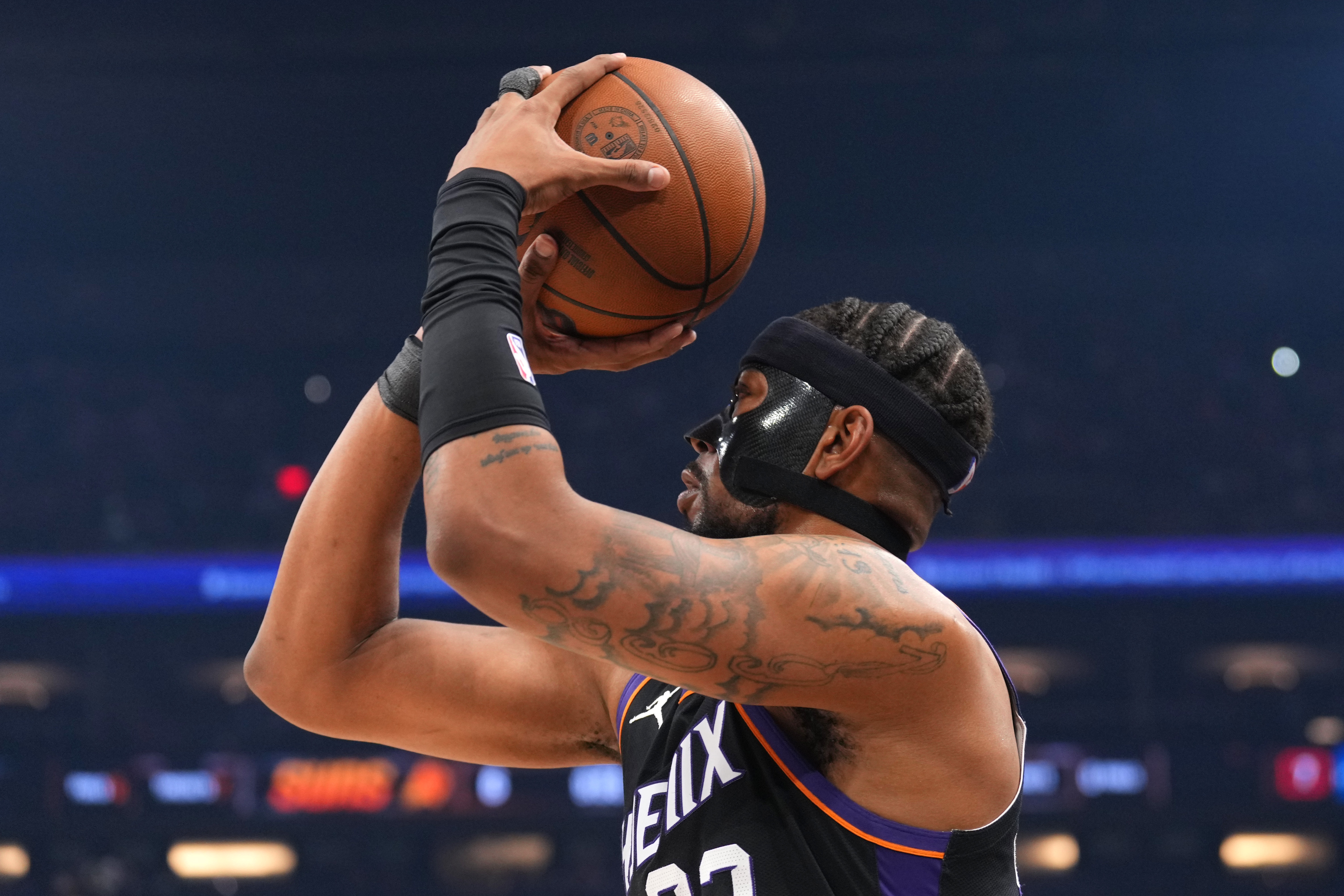 开云平台-共61犯！古德温：比赛没那么大身体对抗 不至于吹这么多犯规